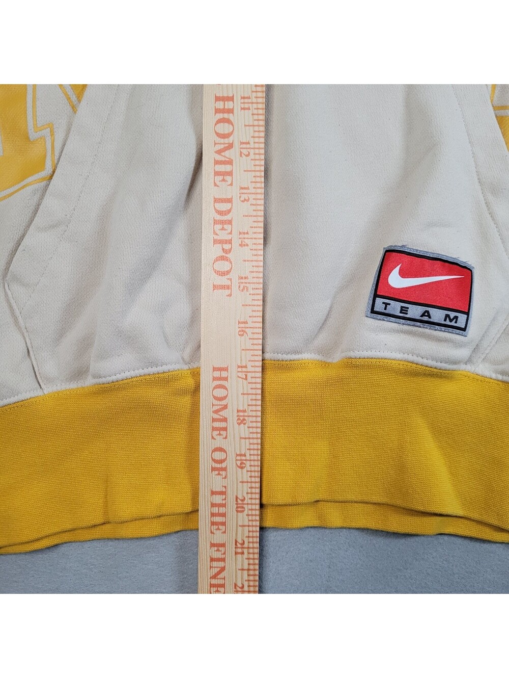 Nike Women’s Sportswear Team Nike Fleece Hoodie Size S Sweatshirt Tan/Yellow - Picture 3 of 8